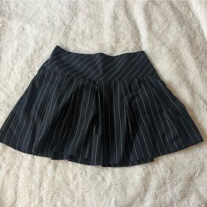 Black & White Pinstripe Pleated Skirt🖤🤍